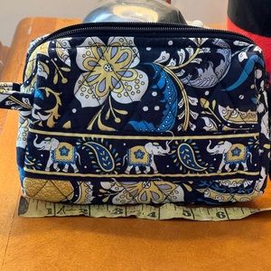 Vera Bradley Retired Ellie Blue cosmetic bag